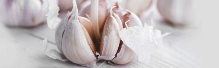 Garlic for the treatment of fungus nails